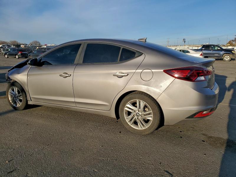Фото 2 - HYUNDAI ELANTRA