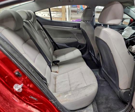 Фото 10 - HYUNDAI ELANTRA