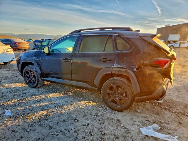 Фото 2 - TOYOTA RAV4