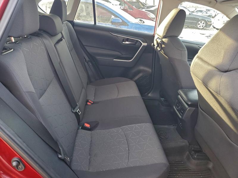 Фото 11 - TOYOTA RAV4