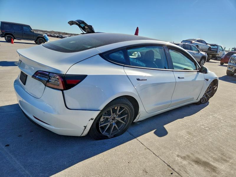 Фото 3 - TESLA MODEL 3