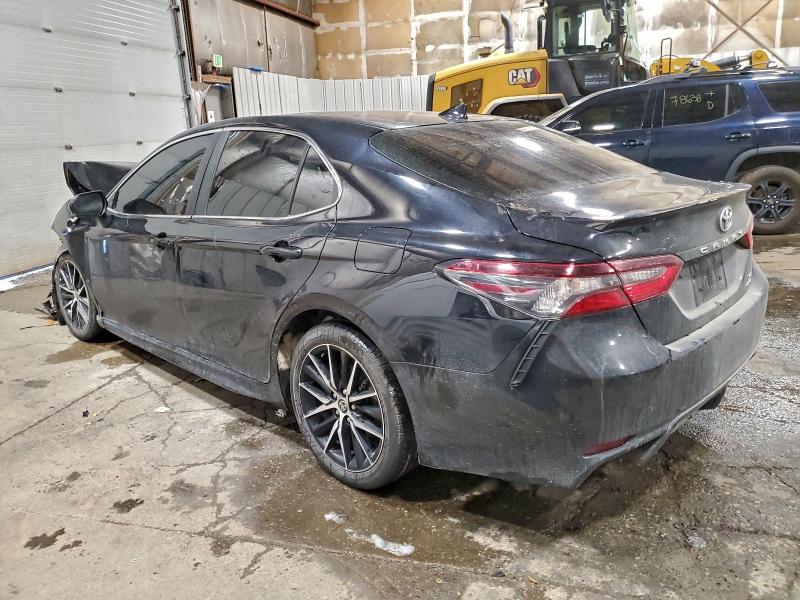 Фото 2 - TOYOTA CAMRY