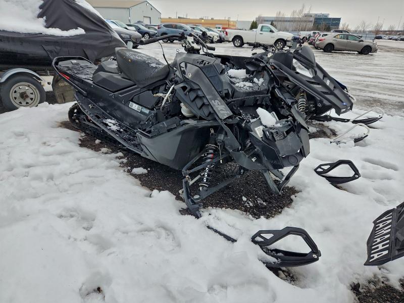SKI-DOO SNOWMOBILE 2024