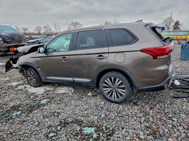 Фото 2 - MITSUBISHI OUTLANDER