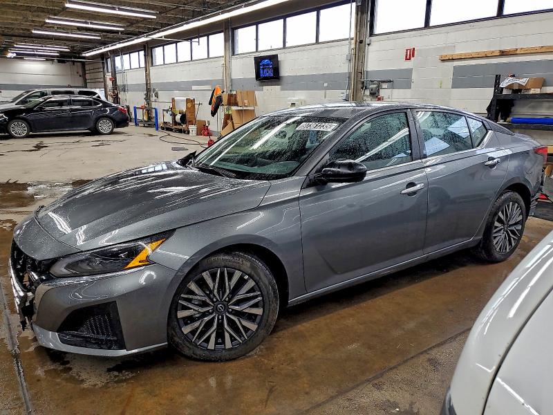 Фото 1 - NISSAN ALTIMA