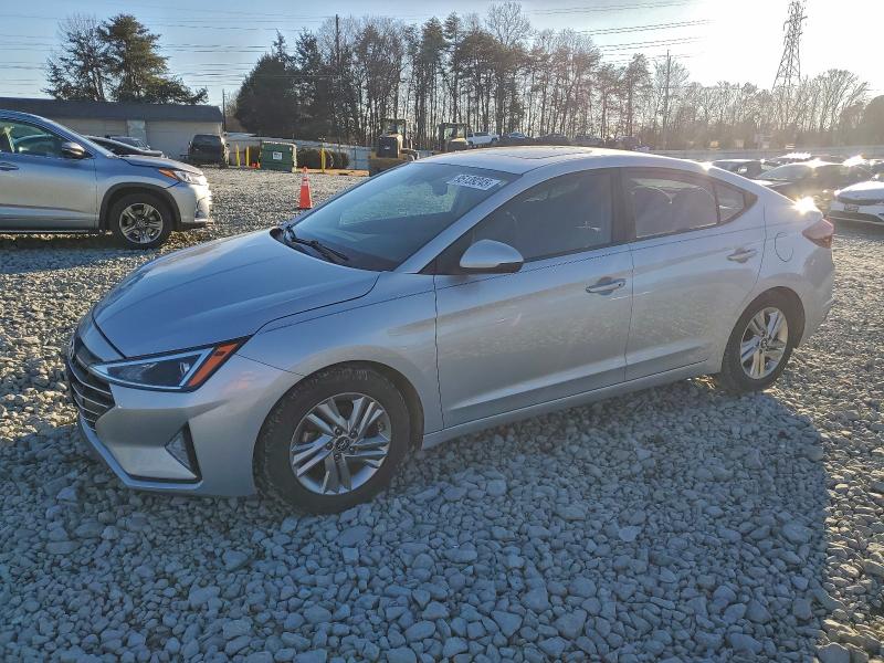 Фото 1 - HYUNDAI ELANTRA