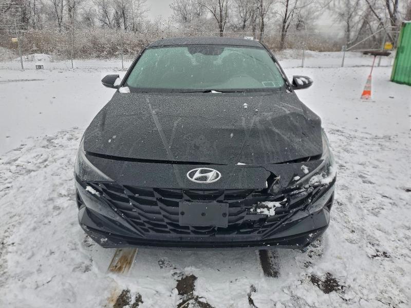 Фото 5 - HYUNDAI ELANTRA