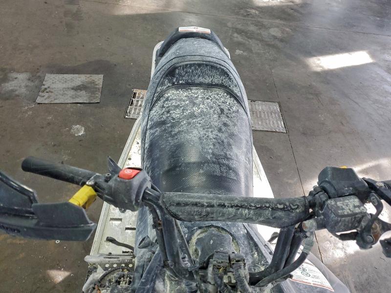 SKI-DOO SNOWMOBILE 2006