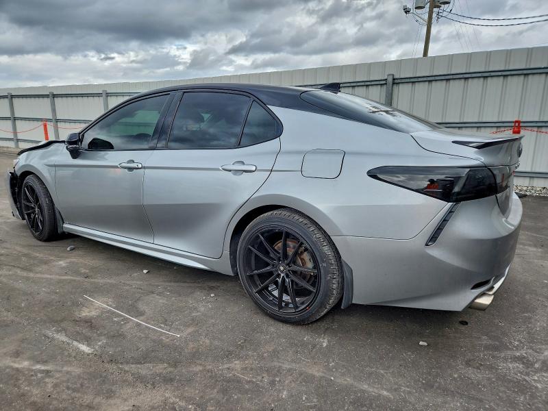 Фото 2 - TOYOTA CAMRY