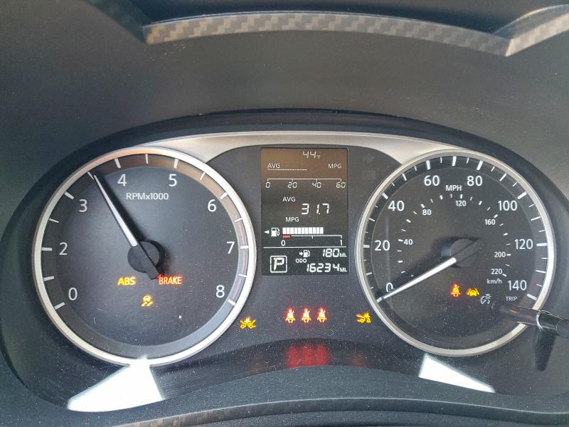 Фото 9 - NISSAN VERSA