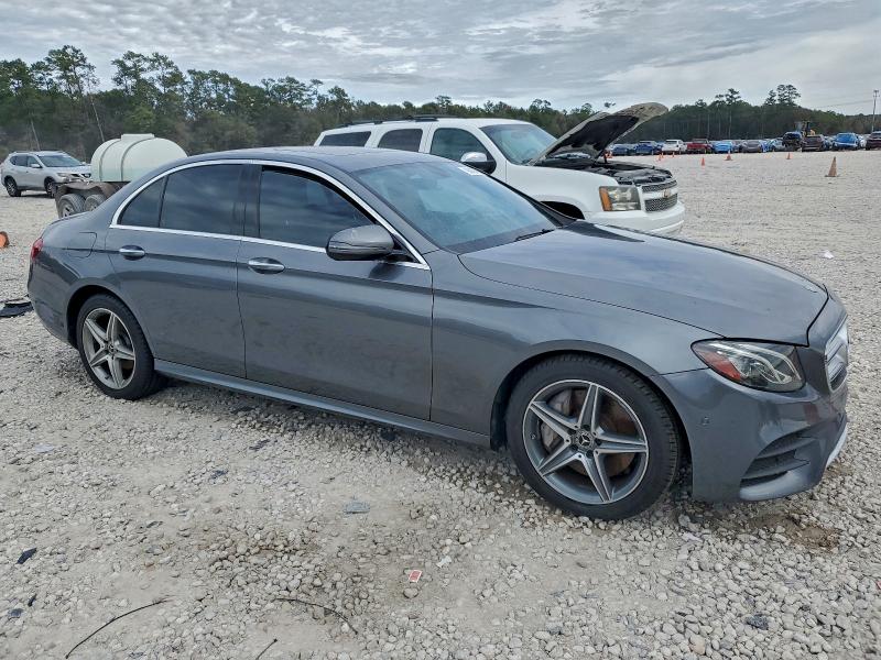 Фото 4 - MERCEDES-BENZ E-CLASS