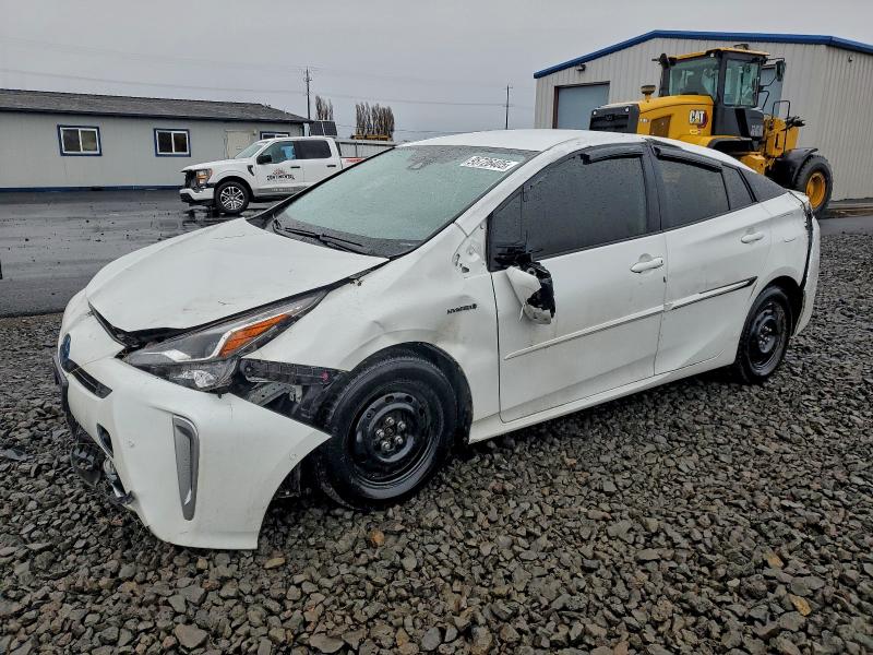 Фото 1 - TOYOTA PRIUS