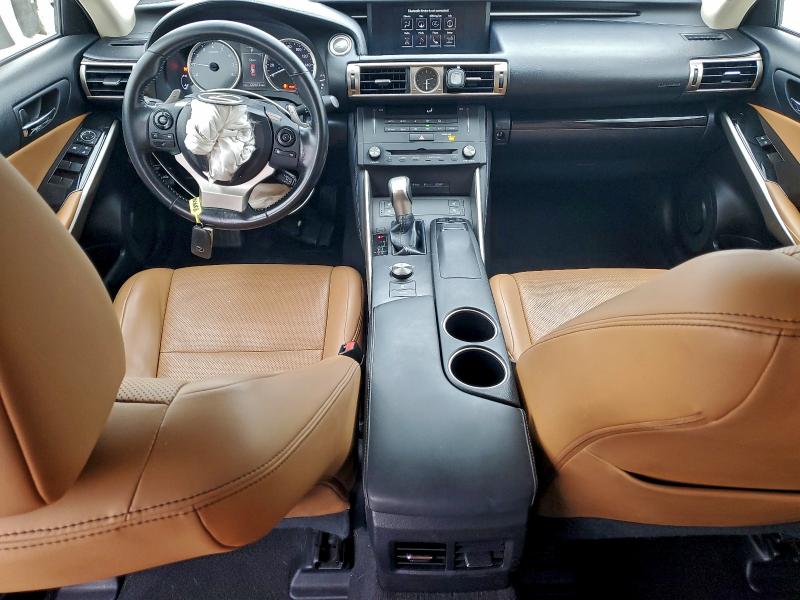 Фото 8 - LEXUS IS