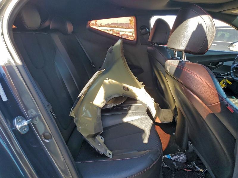 Фото 10 - HYUNDAI VELOSTER