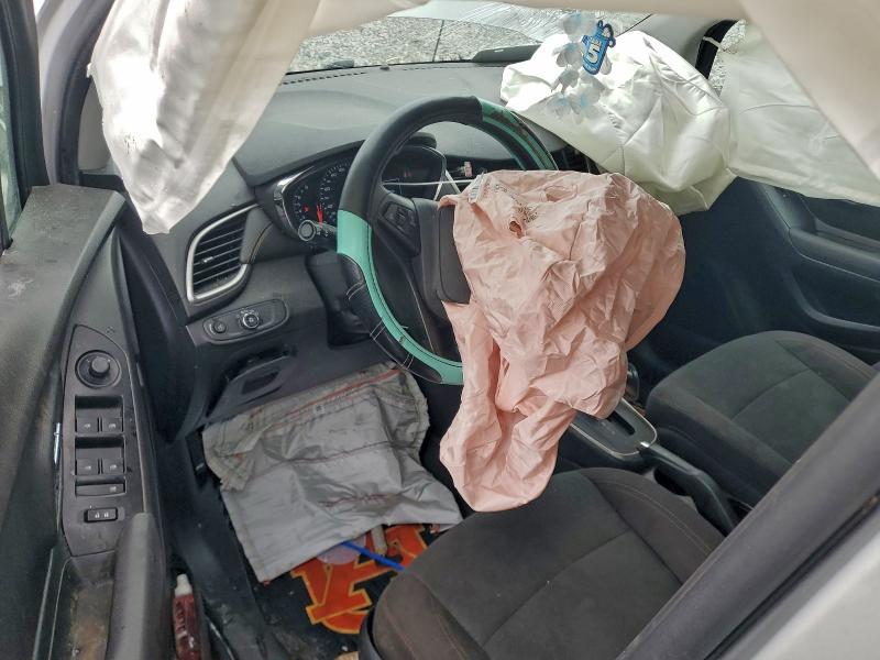 Фото 8 - CHEVROLET TRAX