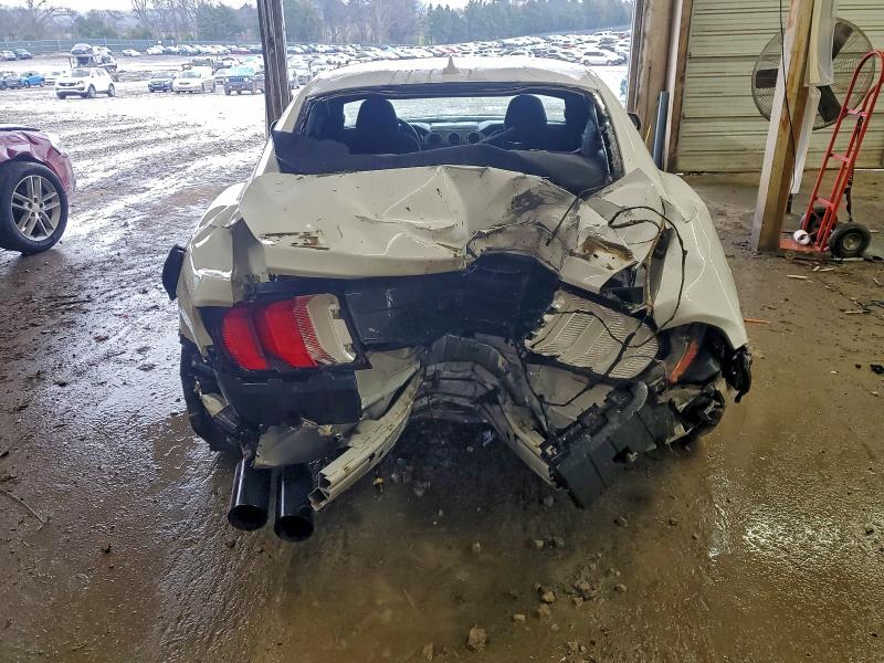 Фото 6 - FORD MUSTANG