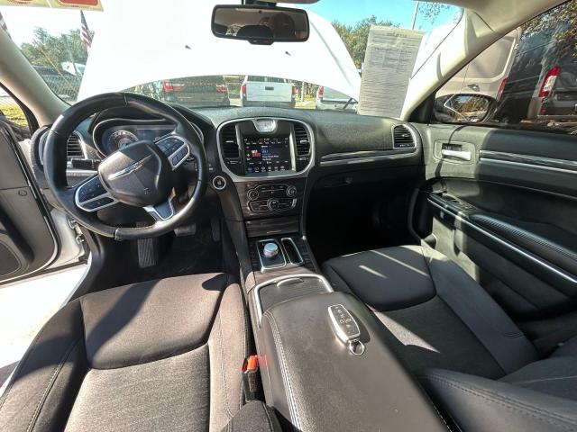 Фото 9 - CHRYSLER 300