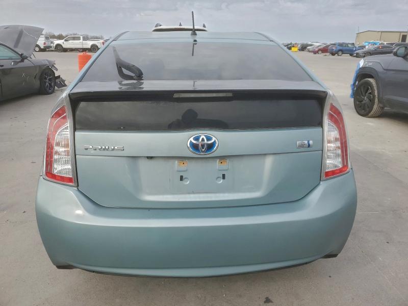 Фото 6 - TOYOTA PRIUS