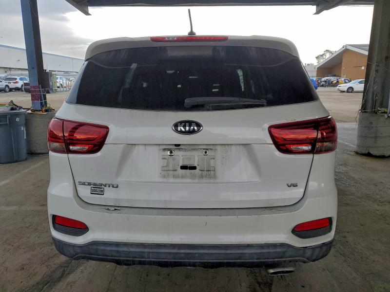 Фото 6 - KIA SORENTO