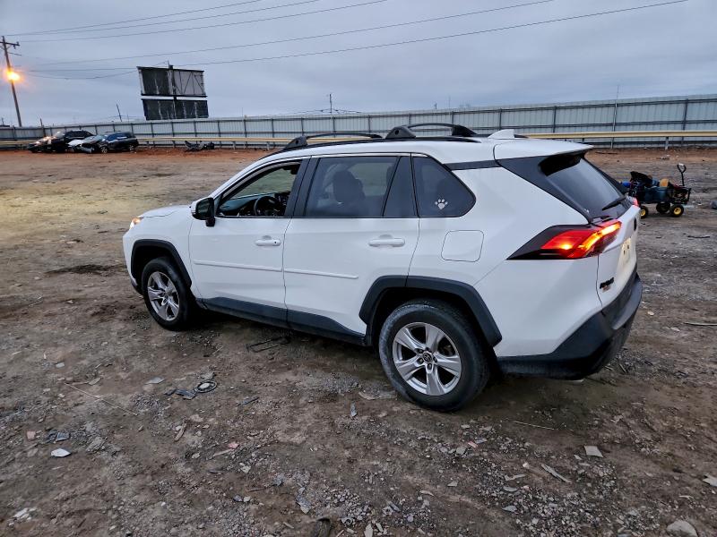 Фото 2 - TOYOTA RAV4