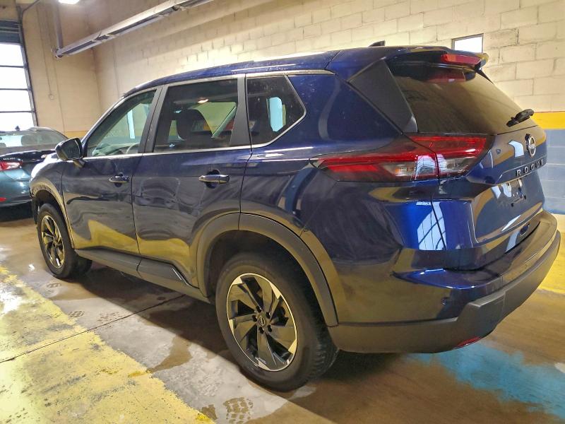 Фото 2 - NISSAN ROGUE