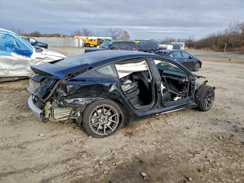 Фото 3 - TESLA MODEL 3