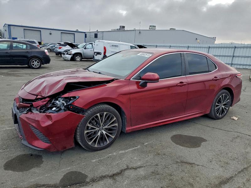 Фото 1 - TOYOTA CAMRY