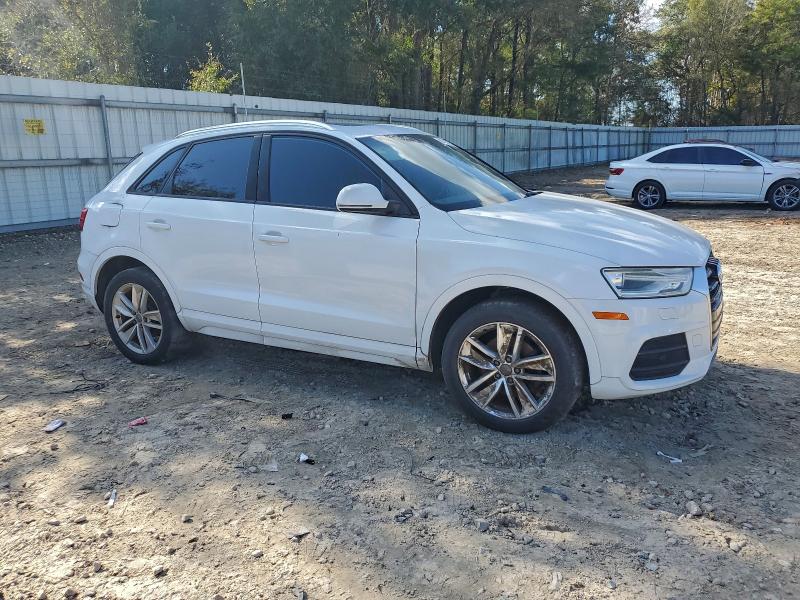 Фото 4 - AUDI Q3