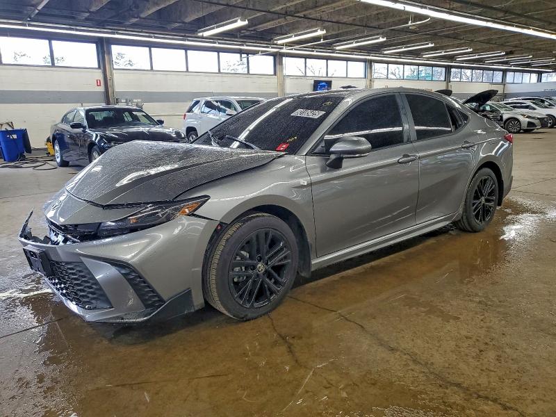 Фото 1 - TOYOTA CAMRY