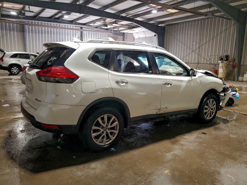 Фото 3 - NISSAN ROGUE