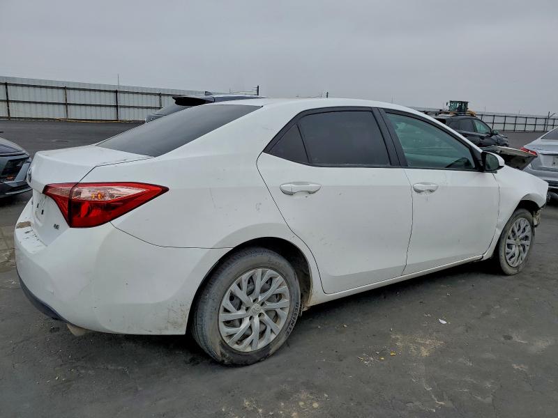 Фото 3 - TOYOTA COROLLA