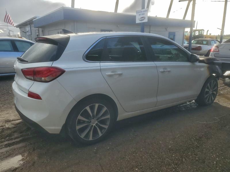 Фото 3 - HYUNDAI ELANTRA