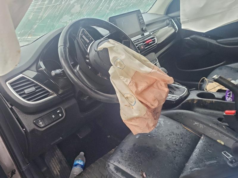 Фото 7 - KIA SELTOS