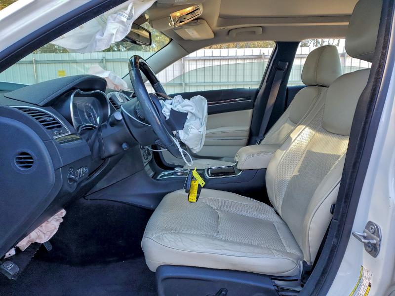 Фото 7 - CHRYSLER 300