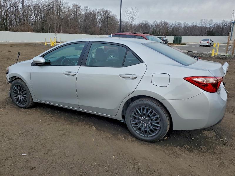 Фото 2 - TOYOTA COROLLA