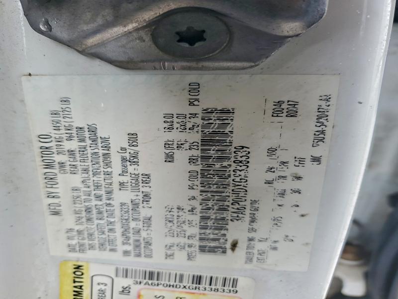 Фото 13 - FORD FUSION