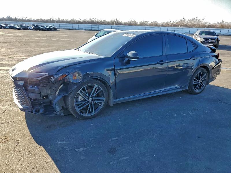 Фото 1 - TOYOTA CAMRY