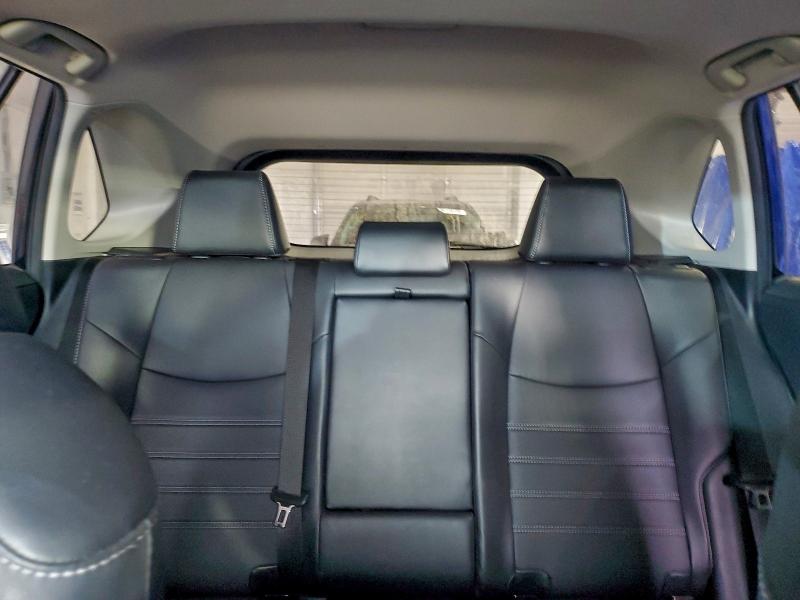 Фото 10 - TOYOTA RAV4