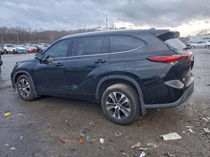 Фото 2 - TOYOTA HIGHLANDER