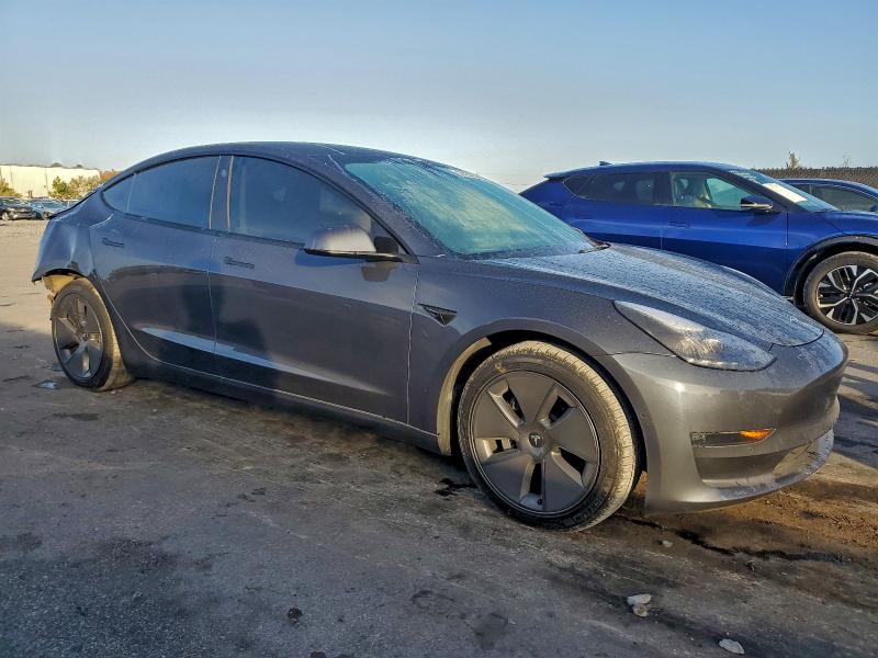 Фото 4 - TESLA MODEL 3
