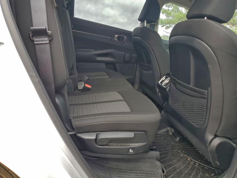 Фото 10 - KIA SORENTO