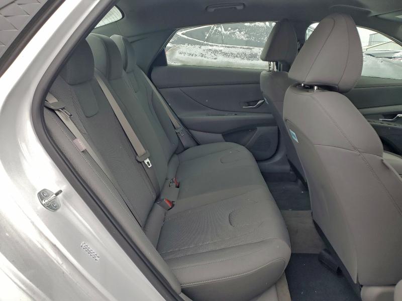 Фото 10 - HYUNDAI ELANTRA