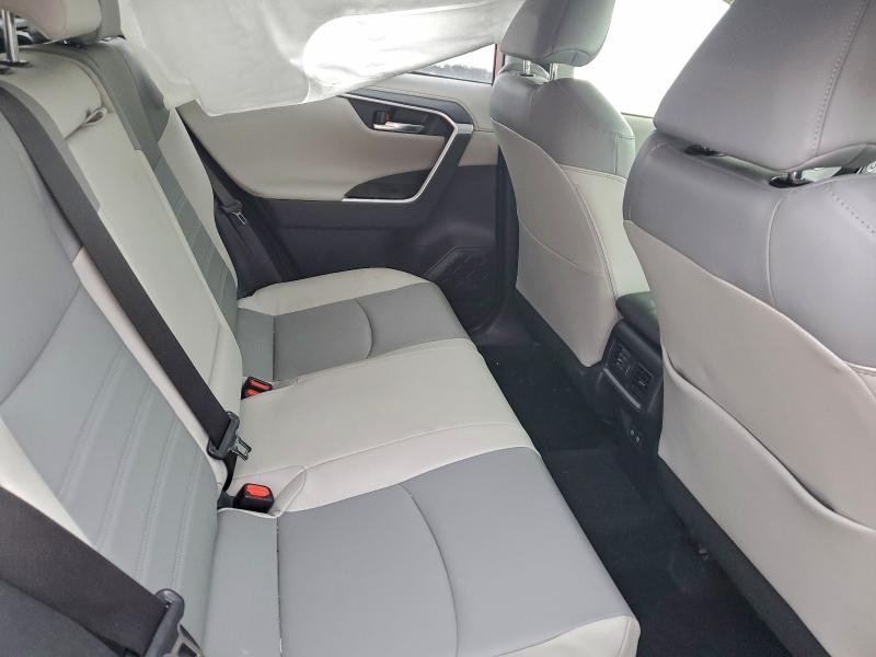 Фото 11 - TOYOTA RAV4