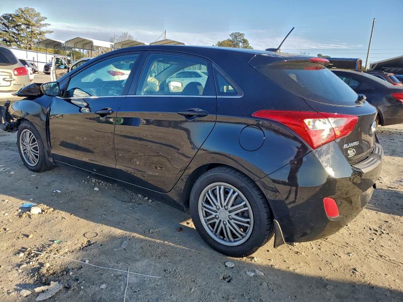 Фото 2 - HYUNDAI ELANTRA