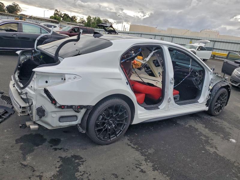 Фото 3 - TOYOTA CAMRY