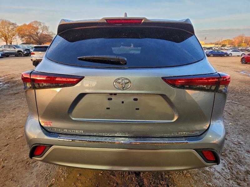 Фото 6 - TOYOTA HIGHLANDER