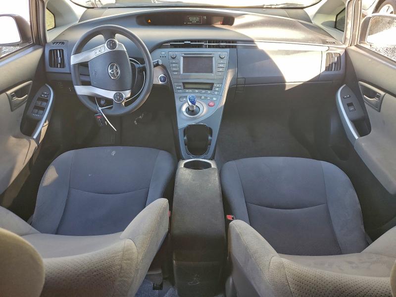 Фото 8 - TOYOTA PRIUS