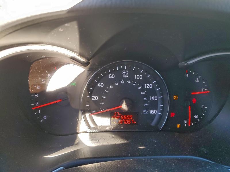 Фото 9 - KIA SORENTO