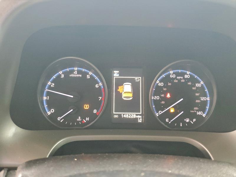 Фото 9 - TOYOTA RAV4