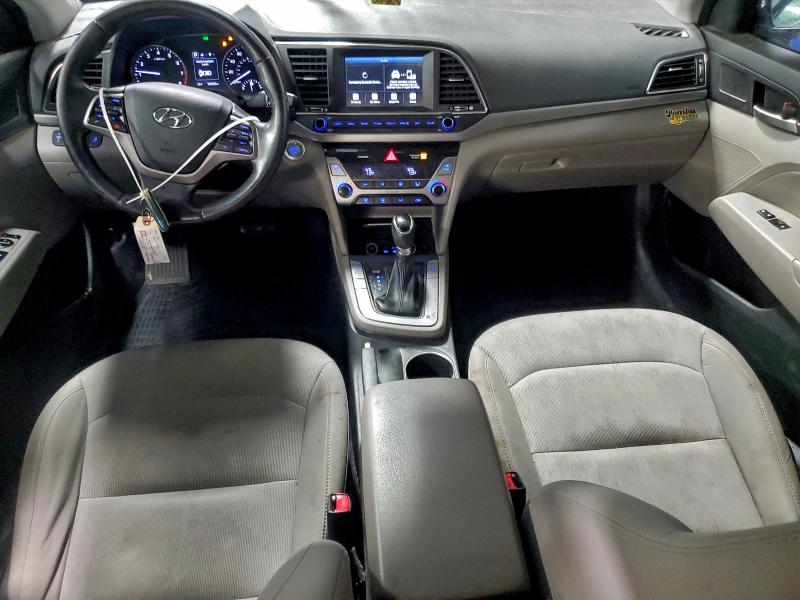 Фото 8 - HYUNDAI ELANTRA